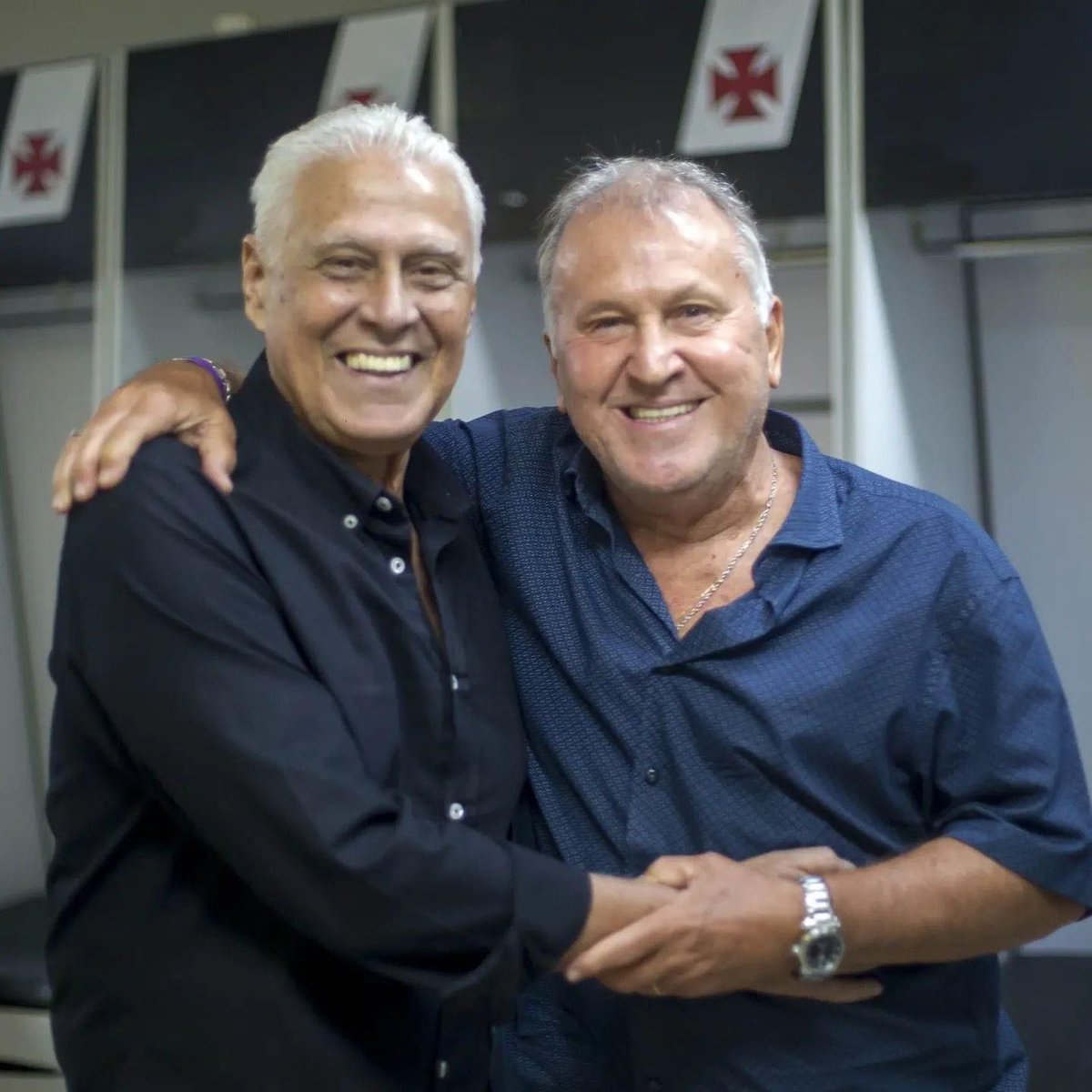 E essa foto? Obrigado, <a href="/Galinho1953/">Zico Oficial</a> pela presença. Dois gigantes juntos. Viva <a href="/rdinamite10/">Roberto Dinamite</a>! Viva Zico! Viva o futebol! ❤️💢