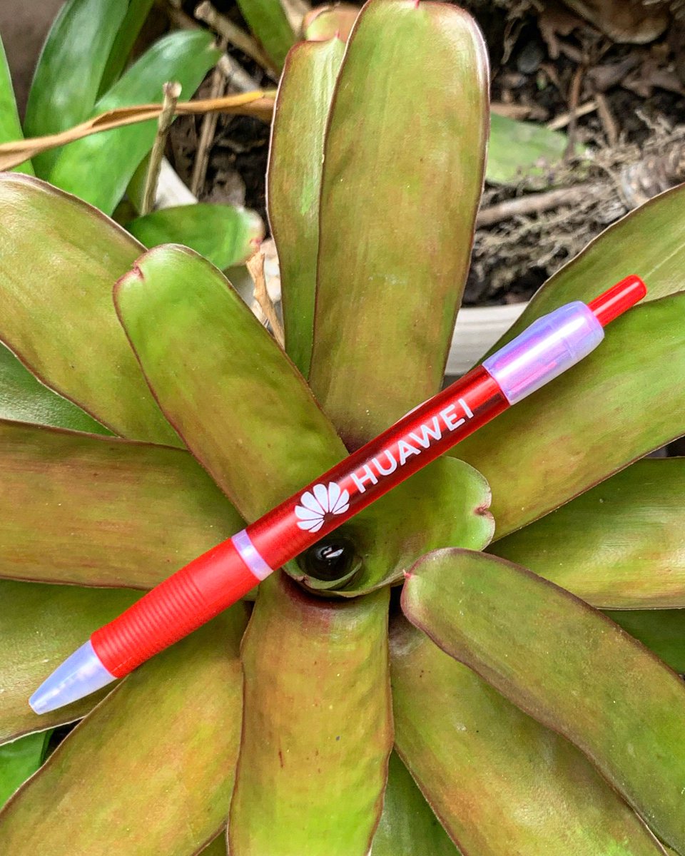 Subliprintec's tweet photo. ¡Qué linda nos quedó! #BolígrafoPublicitario con logo estampado. 

#Subliprint, #SomosPromocionales 

#Promocionales #ArticulosPromocionales #Merchandising #Guayaquil #Bolígrafos #Huawei https://t.co/IfNSl6RNkB
