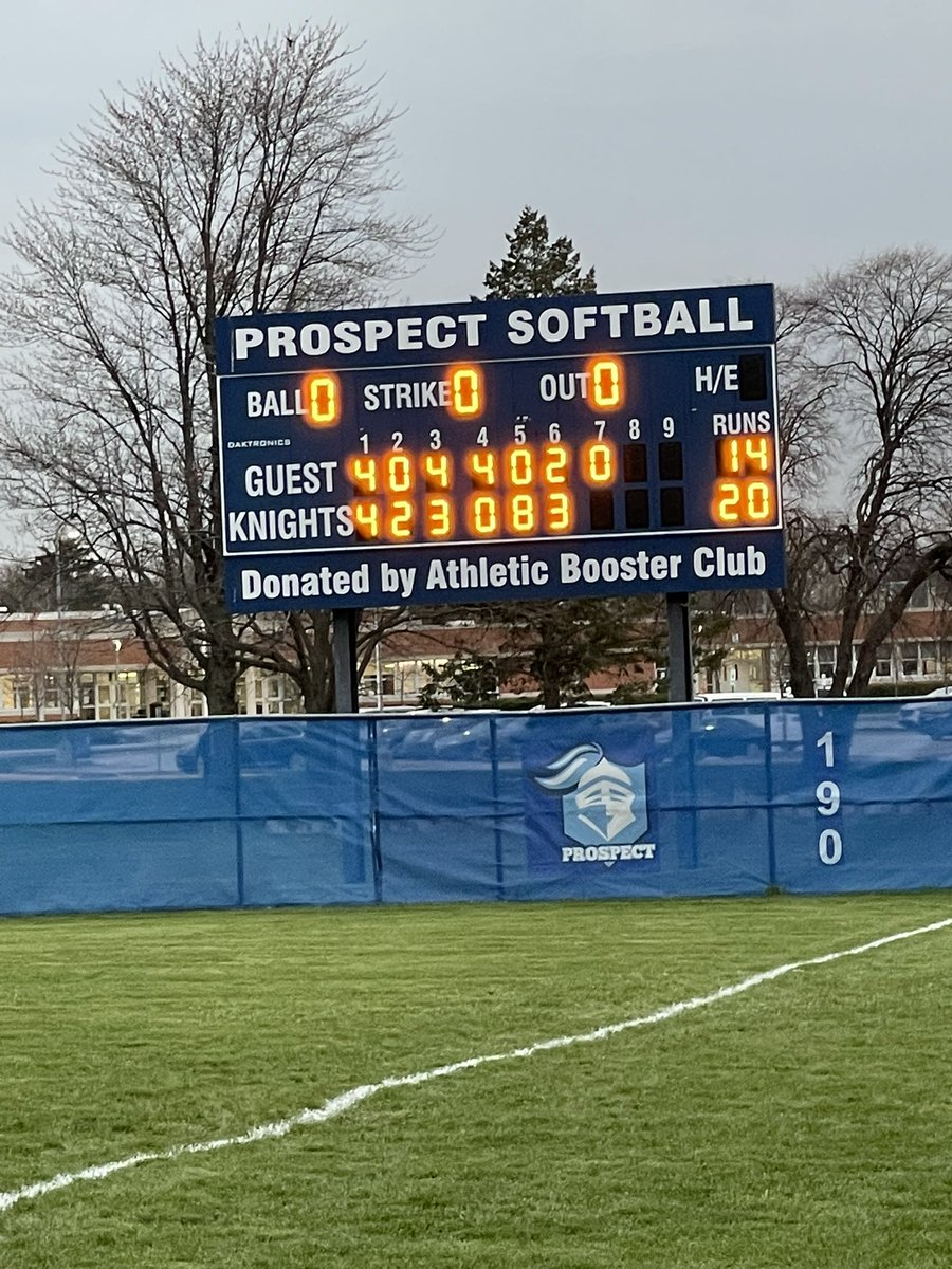 The bats were alive today in the varsity's win over Palatine! 🙌

🥎HRs by Carley Jagiello (2-for-4, 3 RBI), Ashley Simon (2-for-5, 3 RBI), &amp; Rachael Sasanuma (4-for-5, 2 RBI) 
🥎M. Gilhooly, G. Crudele, and S. Hasan (5 RBI) each went 3-for-5 at the plate