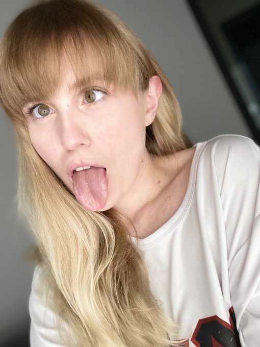 live on СB, come to say hi 😘  link ==> https://t.co/7HJRIIZUTp   #camgirlontwitter #webmodel #cbgirls<a href="/tag/webmodel"class="tags"><span>#webmodel</span></a><a href="/tag/cbgirls"class="tags"><span>#cbgirls</span></a><a href="/tag/camgirlontwitter"class="tags"><span>#camgirlontwitter</span></a>