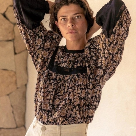maddy_moonpie's tweet photo. So good I had to share! Check out all the items I'm loving on @Poshmarkapp from @goldfishk #poshmark #fashion #style #shopmycloset #anthropologie: https://t.co/B9J4cPP0sI https://t.co/yOFxpfUGHS