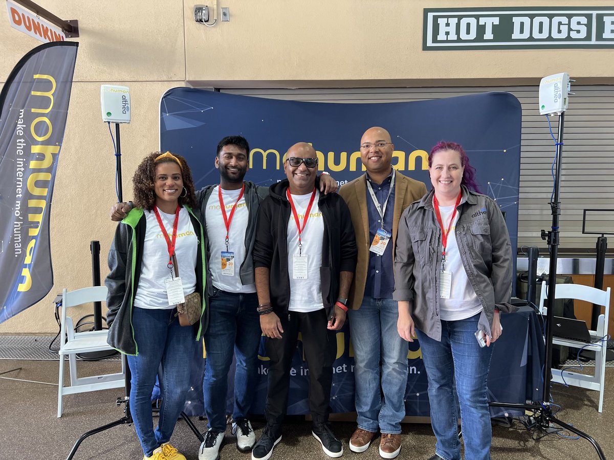 DeborahSimpier's tweet photo. Talking @AltheaNetwork distributed networks with the @mohumanorg crew at the Five Ten Thirty event in San Diego. https://t.co/2cMEjJzOZl