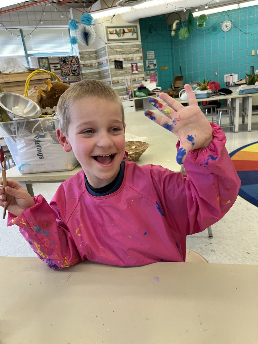 EOArtStudio's tweet photo. This guy had SO much fun painting today. That smile and messy hand says it all! @EastoverEagles @BHS_VisualArts https://t.co/4bygY3cxa0