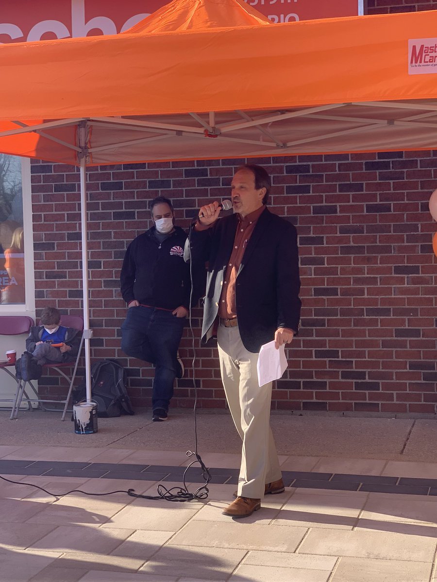 HarveyBischof's tweet photo. Great turnout for the official opening of my campaign office! Thanks to all who came out. We can feel the momentum building!
#LetsDoThis #BrantfordBrant!
@BrantNDP @OntarioNDP https://t.co/Kpa8oLyjKn