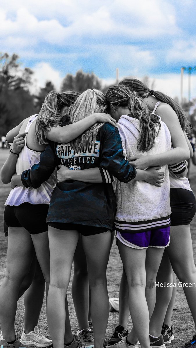 MelissagreenFG's tweet photo. How we start track meets ❤️ @FairgroveField https://t.co/9aeZz1MlQ5