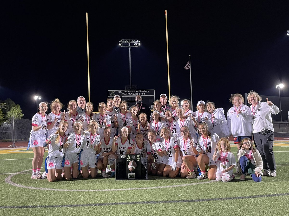 sha_sports's tweet photo. Final score:

Sacred Heart: 29
Assumption: 6 

#teamwhite🤍 https://t.co/M2Y9a5fCLc