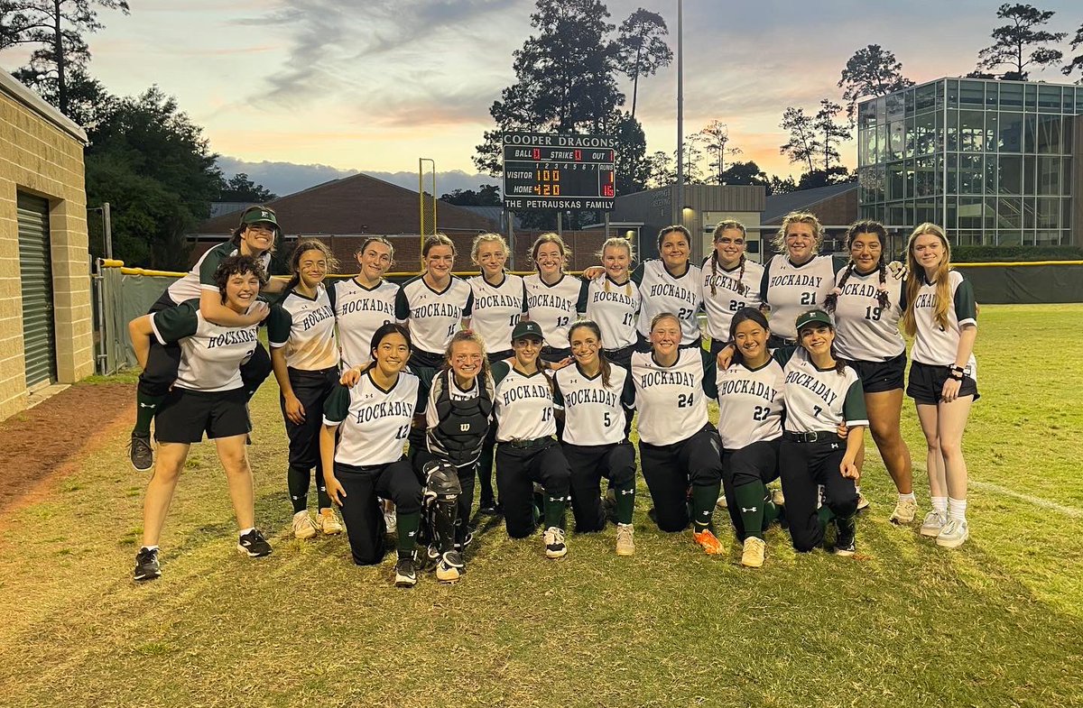 HockadayATH's tweet photo. The Daises came out on fire and hit, defended and pitched to a 16-1 win over Duchesne Academy. They will play St. John’s at 11:30am tomorrow. #ROCKtheComp #GoDaisies #HVSB #HockadayDifference #ProtectingTheMeadow https://t.co/Gg58sIbjmd