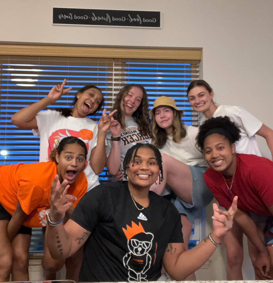 mwebb_22's tweet photo. There will never be another group like this 🧡 #OGWreckingCrew 💥 https://t.co/TwCNqxbA2E