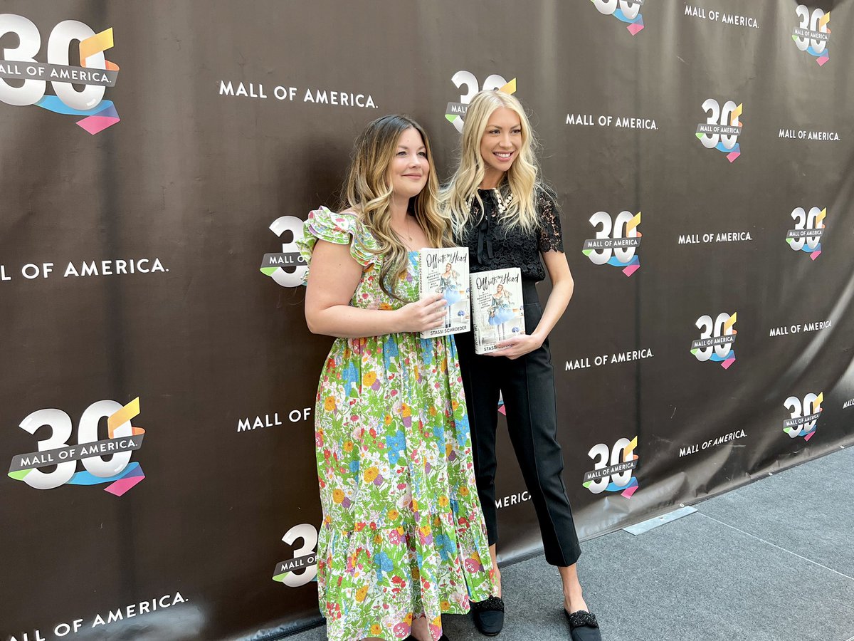 mallofamerica's tweet photo. We had such an incredible evening chatting with @stassi about her new book, raising a toddler + surviving rock bottom! Thanks to our amazing host, @falenkdwb! ๐โจ #OWMH https://t.co/Y33K8HH5lA