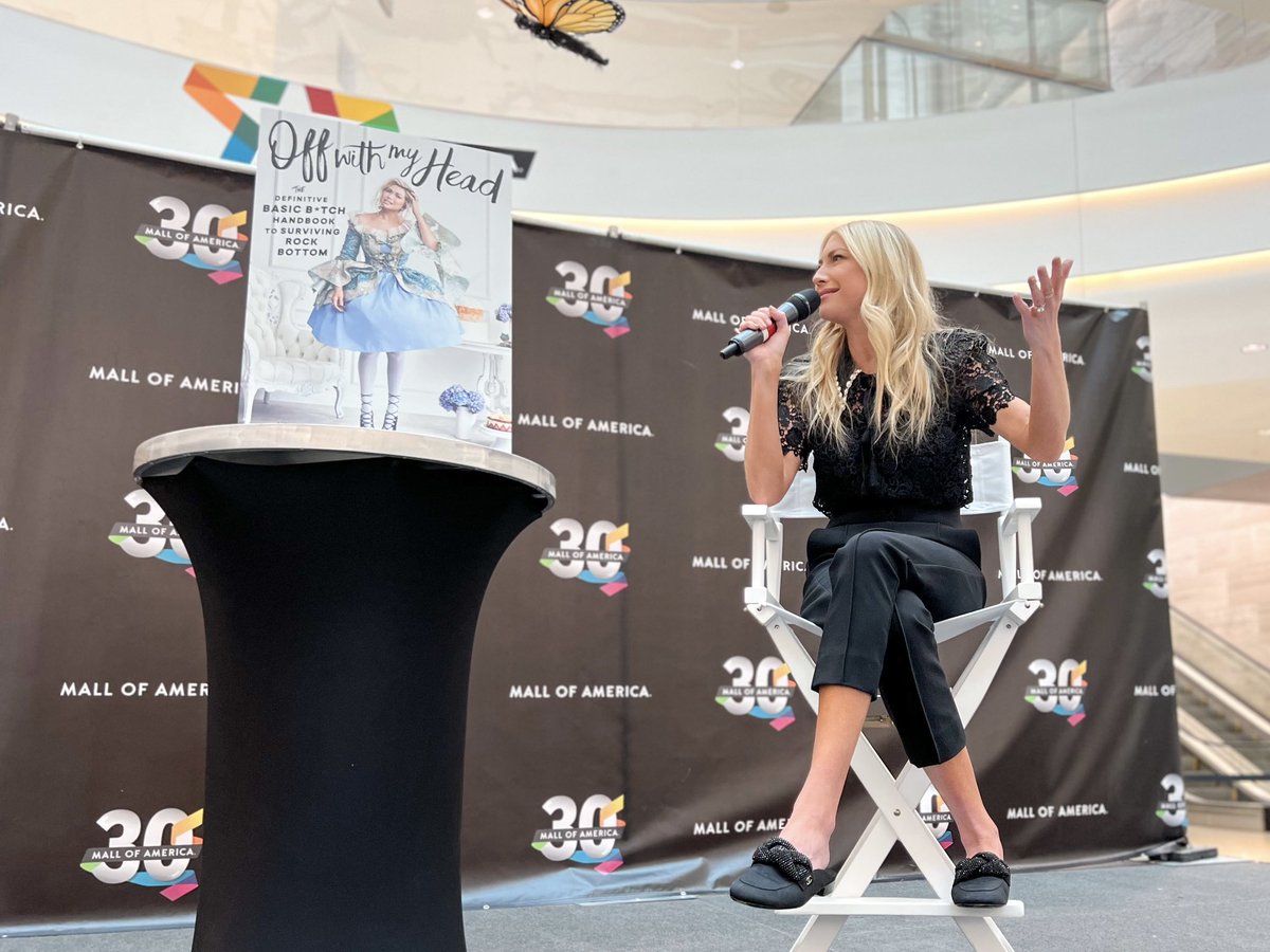 mallofamerica's tweet photo. We had such an incredible evening chatting with @stassi about her new book, raising a toddler + surviving rock bottom! Thanks to our amazing host, @falenkdwb! ๐โจ #OWMH https://t.co/Y33K8HH5lA