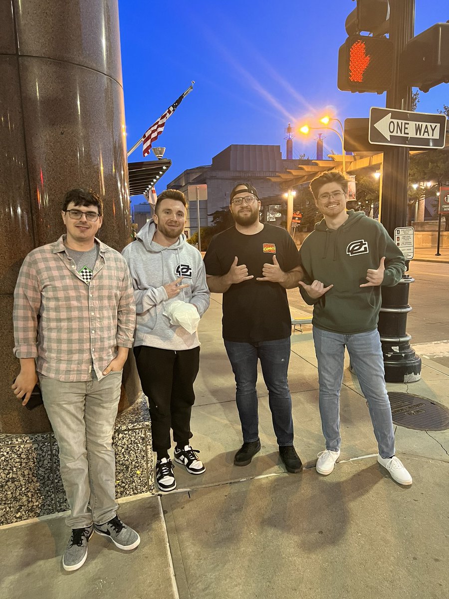 m2theaniac's tweet photo. Meeting esports legends! @Lunchbox @Lucid_TW @TriPPPeY @OpTic https://t.co/h43en7IC5F