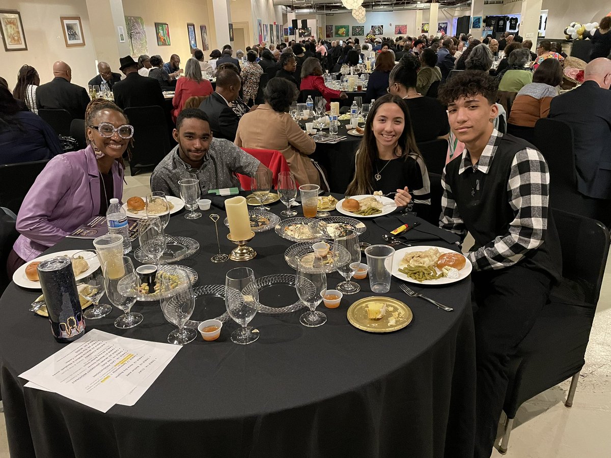 Marieedwards77's tweet photo. If you missed the NAACP Scholarship Dinner tonight, you missed the smiles, charm, &amp; amazing character of MHS RISE After School Leaders who helped to host the evening! Don’t worry you’ll see more of them…THEY ARE THE FUTURE! #middierising #cbicares #afterschool #leadershipacademy https://t.co/VcbPiLfSld
