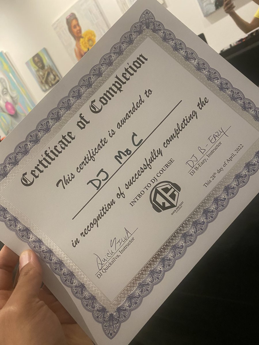 Mocurrie25's tweet photo. I passed my DJ CLASS tonight! 🎧 #bookinglinkinbio https://t.co/aH0qrXVCsR