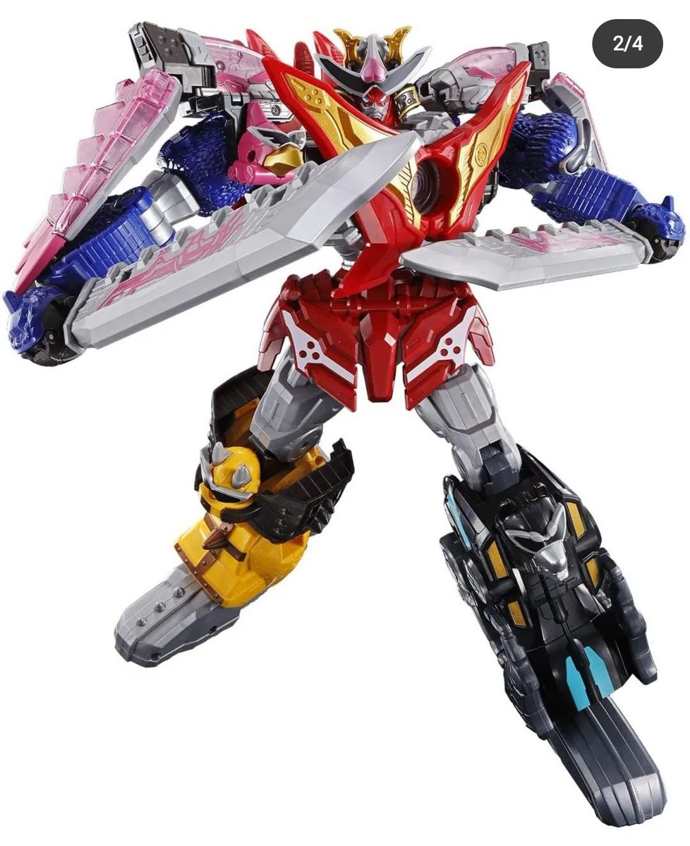 JAKKIRION's tweet photo. Box dia pun dah, perghhhh ...mmg tak ahh nak buang...here it is, probably the first ever articulated DX sentai Robo..💪💪💪..yg penting.. posable..bape erk rege agak2? .. check kwsp jap..🤣🤣semata ann.. https://t.co/5TlcGiywdm