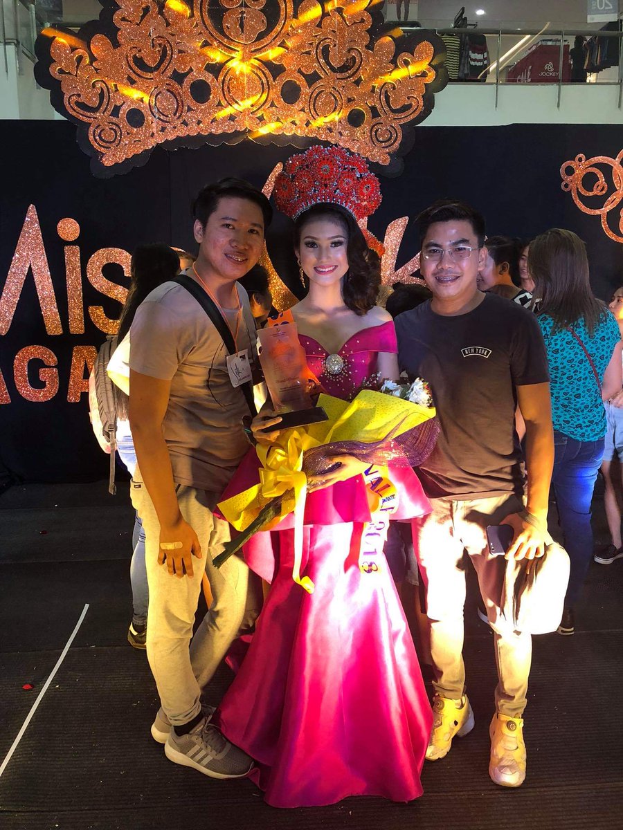 CayabanNapol's tweet photo. Happiest Birthday @MissKareee 🎂🎉💐All the best https://t.co/VcLsBO9u4a