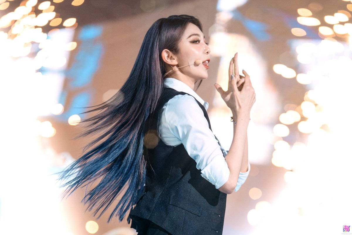 Dami Inkigayo Pics [220424]

programs.sbs.co.kr/enter/gayo/vis…

#드림캐쳐 #DREAMCATCHER  
#다미 #Dami