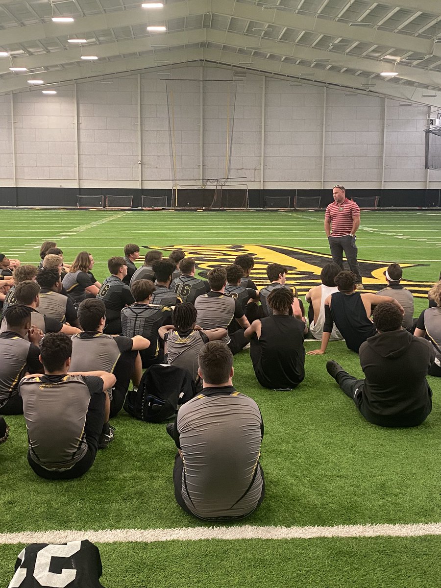 CoachWilsonLOJO's tweet photo. Big things happening in Denison—thank you Josh Massey for speaking to our Jackets about what you put into it is what you will get out of it and it’s up to you. Then it was onto our 1st scrimmage. Thank you to all the fans who came out. Really competitive. @DenisonFB https://t.co/9jVLGZ3xVz