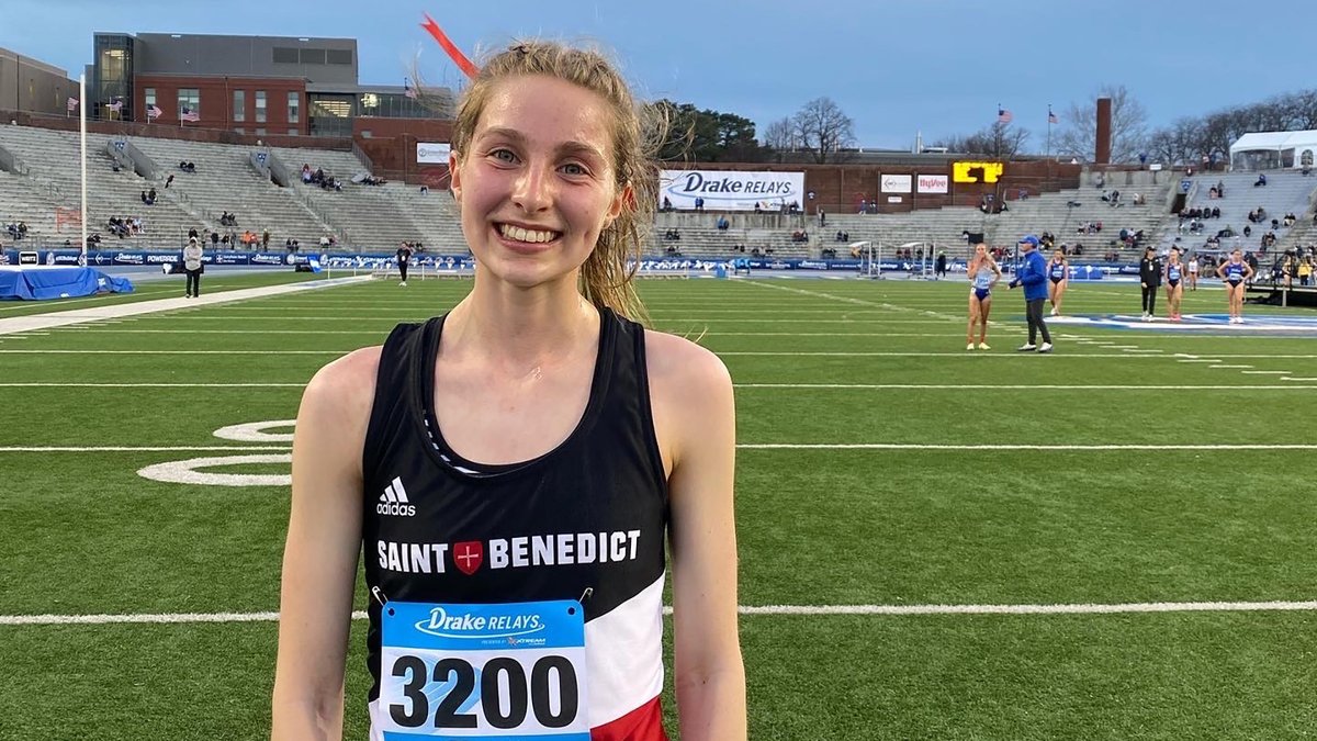 CSB_Athletics's tweet photo. Fiona Smith etched her name in D3 track and field history Thursday night when she finished fifth in the fast heat of the 5K at the Drake Relays! Her time of 16:16.54 is a @CSBTF record and sixth all-time in D3 history! #BennieNation https://t.co/o4qHlppF5C https://t.co/NddfXweys8