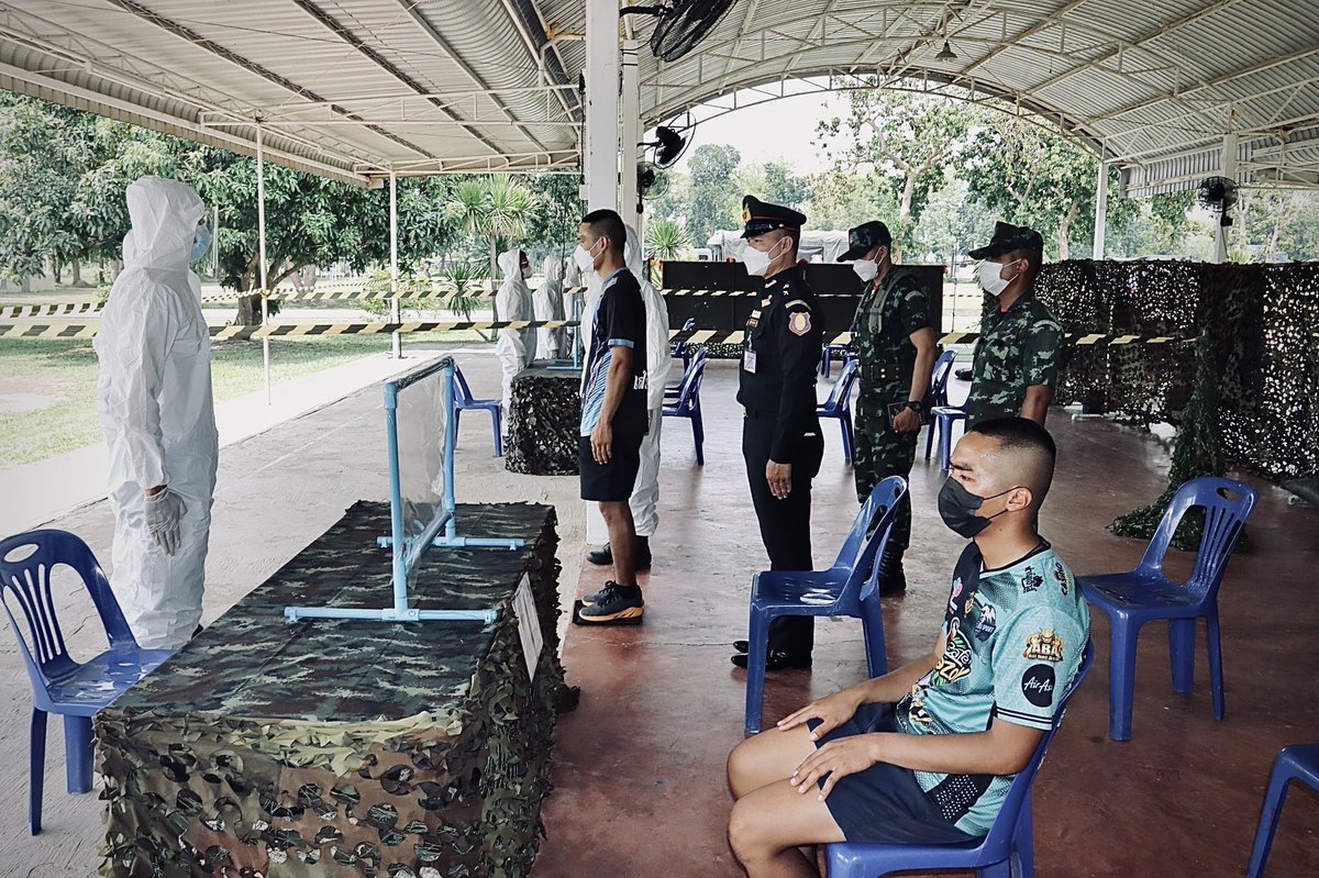 Howitzerbatt102's tweet photo. “เตรียมพร้อม รับน้องๆ ทหารใหม่”พ.ท.จักร วาทกิจ ผบ.ป.2 พัน.102 รอ. ตรวจเยี่ยมกรรมวิธีในการรับทหารใหม่ของหน่วยฝึกทหารใหม่ ป.2 พัน.102 รอ. และได้มอบนโยบายในการปฏิบัติโดยเน้นย้ำให้มีการดำเนินกรรมวิธีในการรับทหารใหม่อย่างรัดกุมภายใต้มาตรการป้องกันการแพร่ระบาดของเชื้อไวรัส COVID-19 https://t.co/fPAEk79Lhr