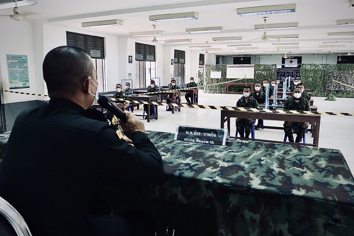 Howitzerbatt102's tweet photo. “เตรียมพร้อม รับน้องๆ ทหารใหม่”พ.ท.จักร วาทกิจ ผบ.ป.2 พัน.102 รอ. ตรวจเยี่ยมกรรมวิธีในการรับทหารใหม่ของหน่วยฝึกทหารใหม่ ป.2 พัน.102 รอ. และได้มอบนโยบายในการปฏิบัติโดยเน้นย้ำให้มีการดำเนินกรรมวิธีในการรับทหารใหม่อย่างรัดกุมภายใต้มาตรการป้องกันการแพร่ระบาดของเชื้อไวรัส COVID-19 https://t.co/fPAEk79Lhr