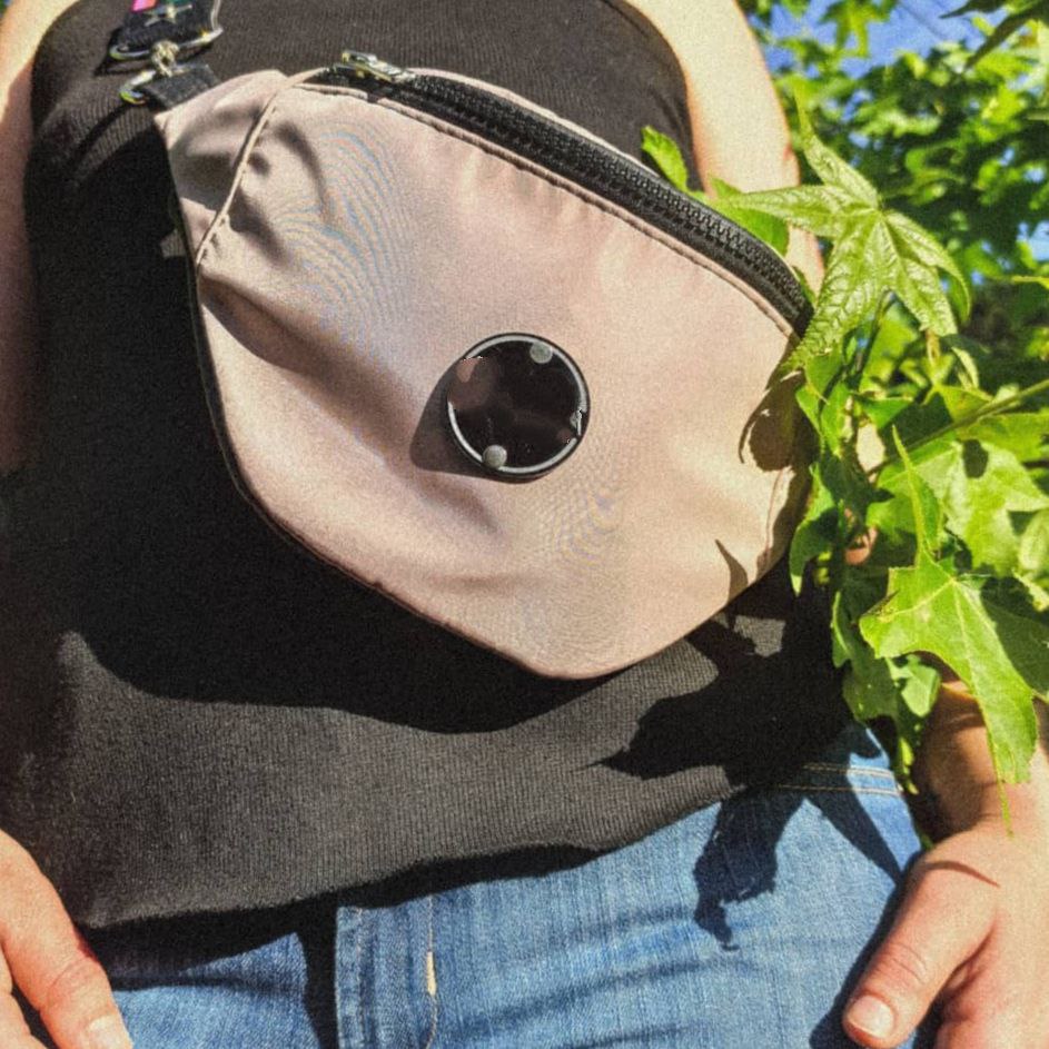 AccesoriosFefas's tweet photo. Riñonera color marrón claro de tela impermeable 💟

Pagos en efectivo y con tarjetas hasta 6 cuotas sin interés. 

Podes ver todos los productos en nuestra tiendita de WhatsApp 📲11-2349-1744.

📣HORARIOS DE ATENCIÓN: 
De lunes a viernes de 9hs a 12hs. Por la tarde coordinamos. https://t.co/tz5XBEW63I