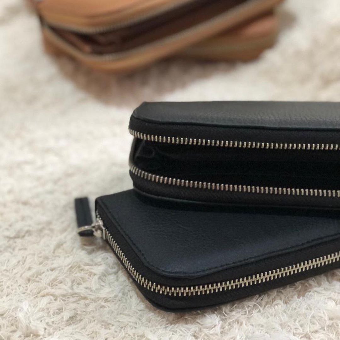 AccesoriosFefas's tweet photo. • Negro • Modelo clásico de Billetera💜💛 disponible también en color celeste pastel.

Podes ver todos los productos en nuestra tiendita de WhatsApp 📲11-2349-1744.

📣HORARIOS DE ATENCIÓN: 
De lunes a viernes de 9hs a 12hs. Por la tarde es con cita previa. https://t.co/1EixvUV0WK