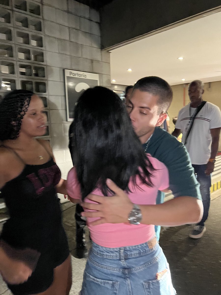 caahsaantoos_'s tweet photo. ” Você está preparado para receber o carinho do público lá fora? Porque quem gosta de você não precisa ter vergonha de gostar de você. Você é o orgulho de quem mais importa. ”
11 anos aqui por você e sempre estarei, amo você 🤍🤞🏼✨ @Aguiarthur https://t.co/nRDZXKUI21