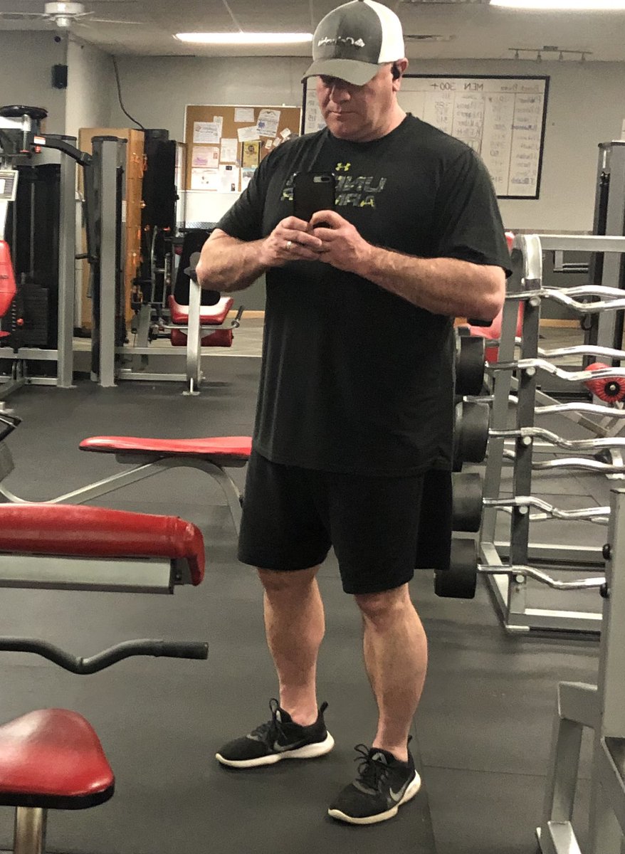 LDLOVEL's tweet photo. The total opposite of “fit leader” but a work in progress….. lately I am inspired daily to break the old mold and recast a new one…. #recommitted https://t.co/zNBvJk6Zxx