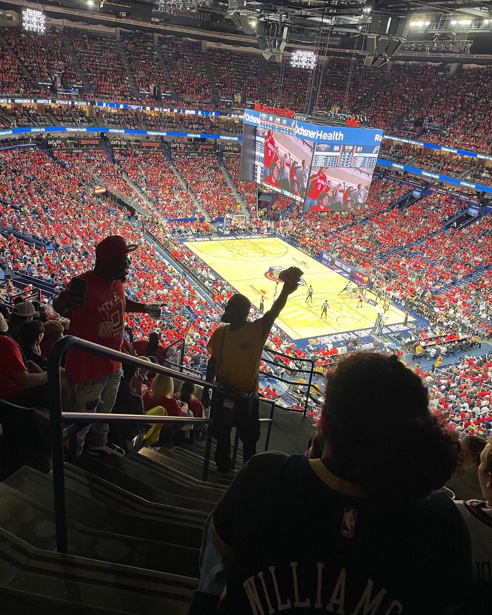 ThePels12's tweet photo. we did it together. this is just the beginning. 

#Pels12andGrowing https://t.co/60MJ9SVlcS