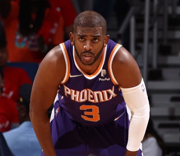 Chris Paul tonight: 

33 points 
8 assists 
14/14 FG (100%) 
1/1 3PT (100%) 
4/4 FT (100%) 

100/100/100 in a closeout game 🤯
Point God masterclass 🔥