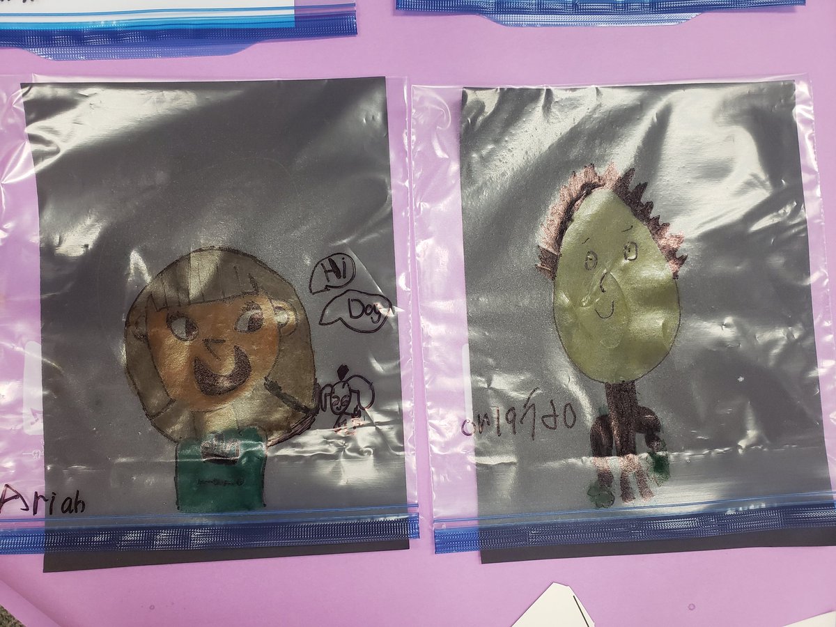 bepelayo's tweet photo. Ss have been super engaged in this week's art lesson created by @AmyWhittingto16: Self portraits with integrated light ELA concept. #K2CanToo #FirstGrade @CastleSTEAM #CastleSTEAM #Integrated #Art https://t.co/WqShhzakYj