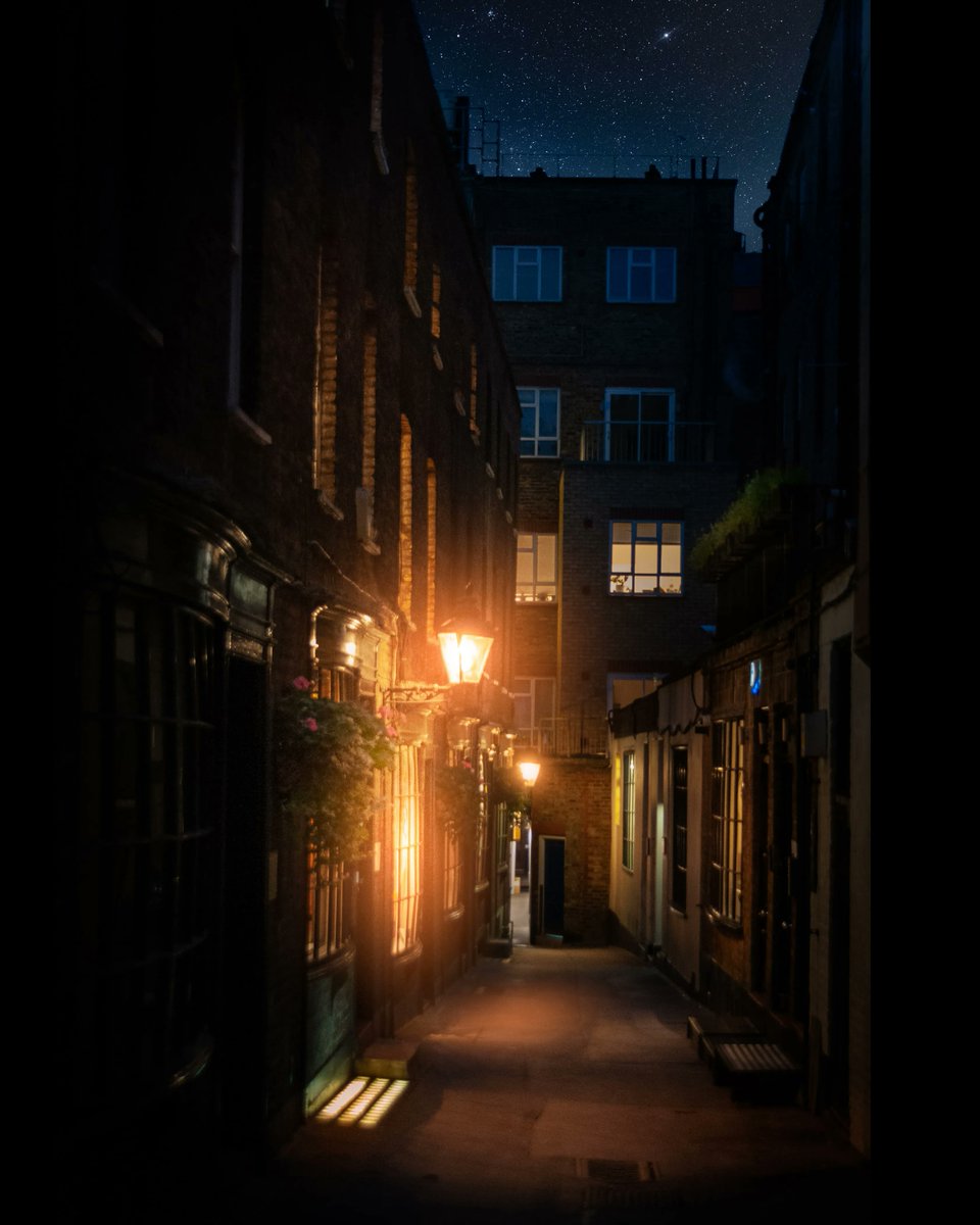 vclarkeauthor's tweet photo. “My house seems remarkably full of people," he observed. "Is it possible we were expected" ― Georgette Heyer, These Old Shades
#EditGoal #Editing #RomanceWriter #WordCount #WriteChat #Writing #WritingBlitz #WritingPrompt #Novel #Paperbacks #Storytelling #WhatToRead https://t.co/f64I1nX3af