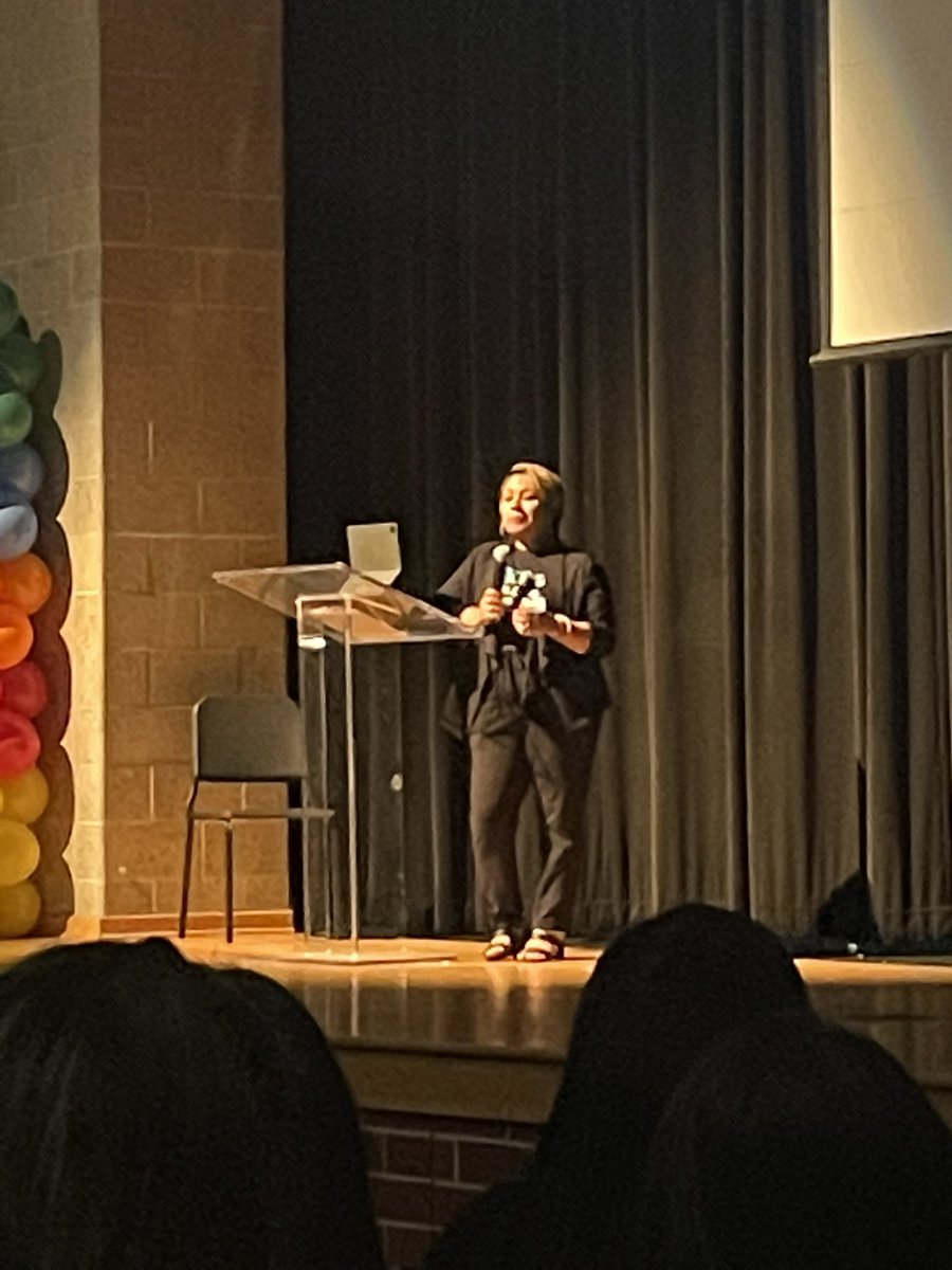 AdmartinAdriana's tweet photo. It was great to see our leadership team at Early Learning champion round table discussions with teachers and the community on the importance of #computerliteracy #technology-integration #individualizedinstruction @DISDcamposeco @DrElenaSHill @MurilloDebbie1 @MelodyHurd1 https://t.co/QICJVSMRzL