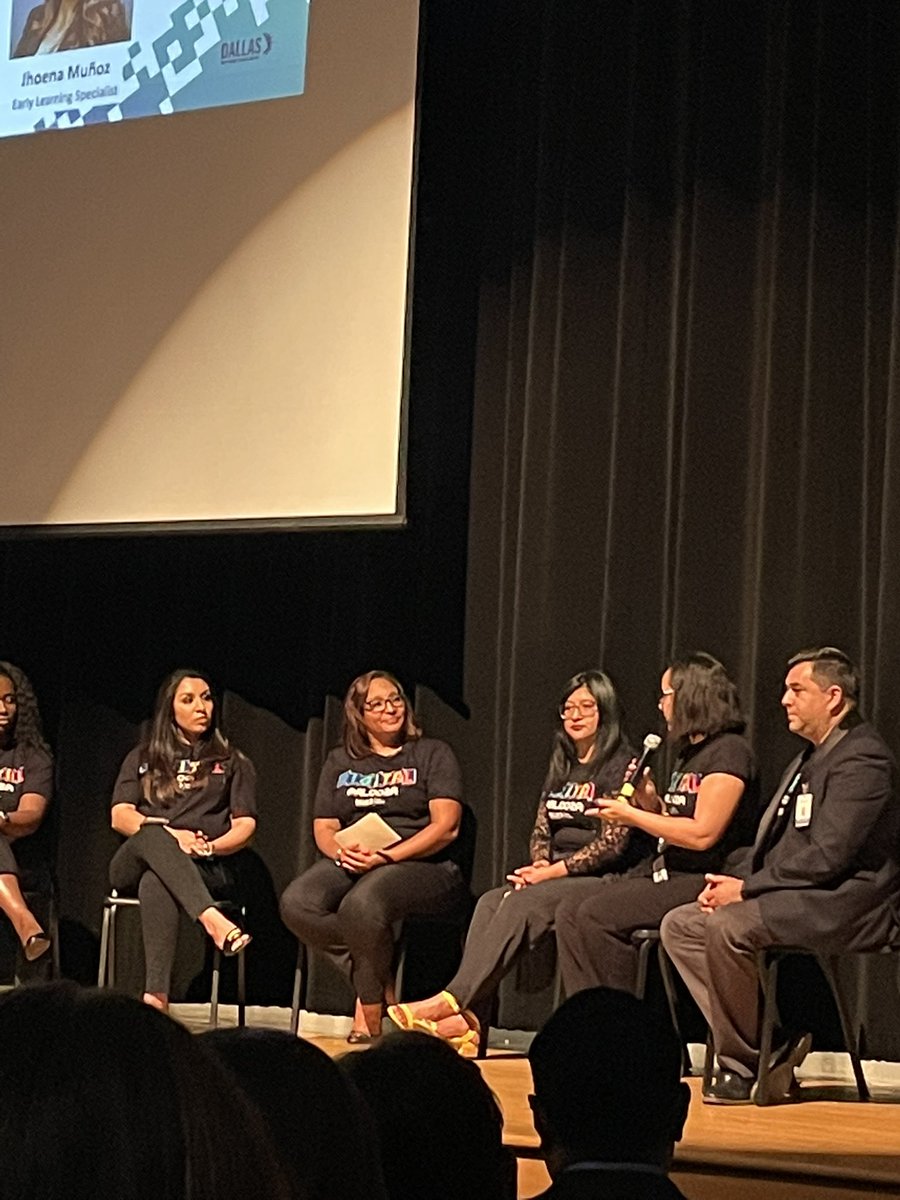 AdmartinAdriana's tweet photo. It was great to see our leadership team at Early Learning champion round table discussions with teachers and the community on the importance of #computerliteracy #technology-integration #individualizedinstruction @DISDcamposeco @DrElenaSHill @MurilloDebbie1 @MelodyHurd1 https://t.co/QICJVSMRzL