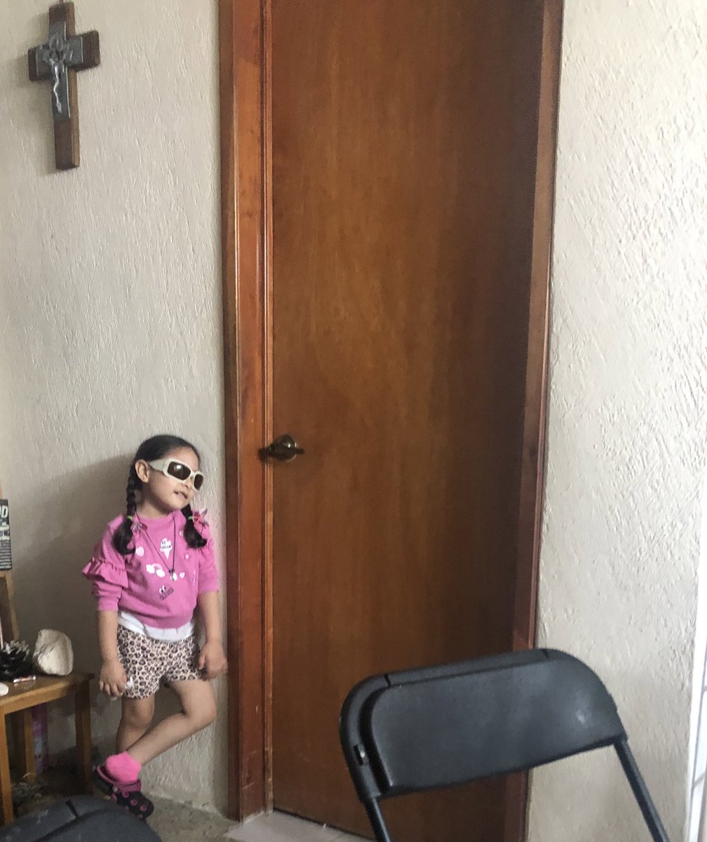denn_varas's tweet photo. Yo en el antro haciendo fila para entrar al baño https://t.co/IlBkjI83SV