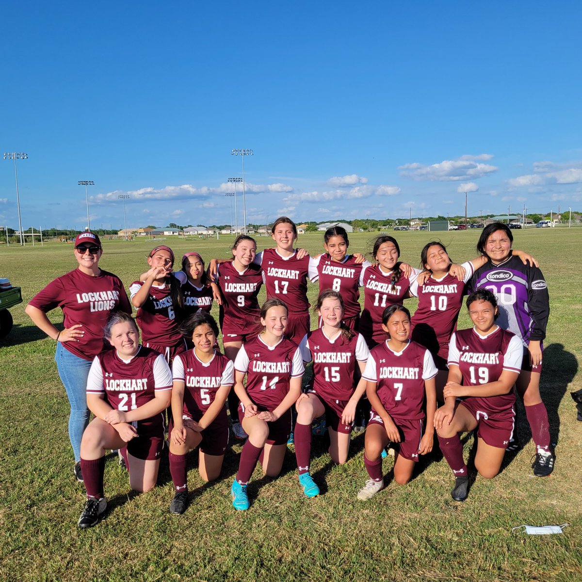 hschullesalazar's tweet photo. Going into the weekend with 2 wins from 7th and 8th and ended the win with a few friends and some ice cream! #passesonpasses #goalsongoals #TLW @LadyLionSoc @Lockhart_JH @LockhartISD @LocLions https://t.co/U1hQ6Zb58W