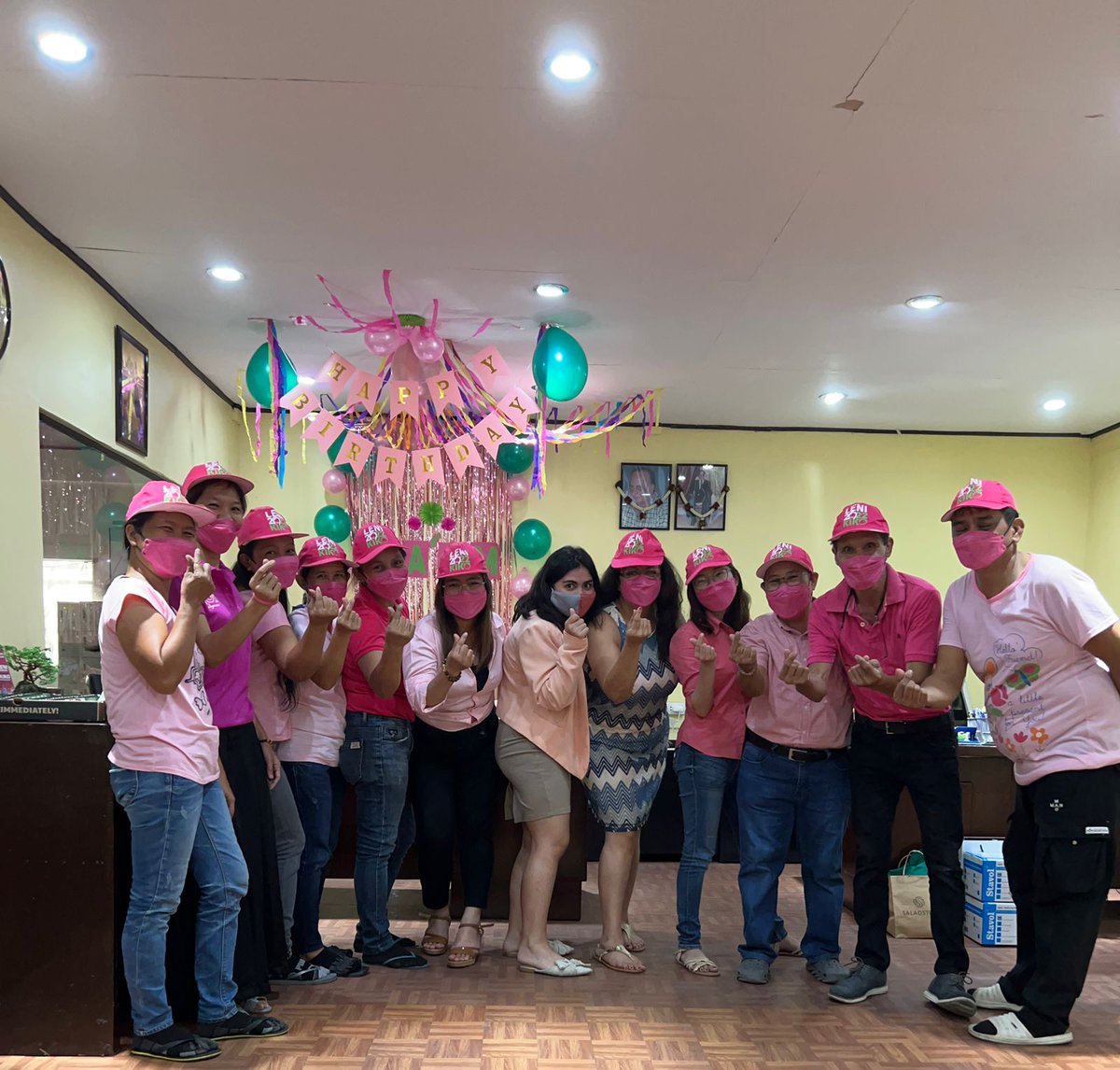 WomanlyM's tweet photo. On Wednesdays we wear Pink 🌺💕

#WednesdaysWithWomanly #WomanlyWednesdays #Kakampink #WomanlyPink https://t.co/G2dVxGZqRV