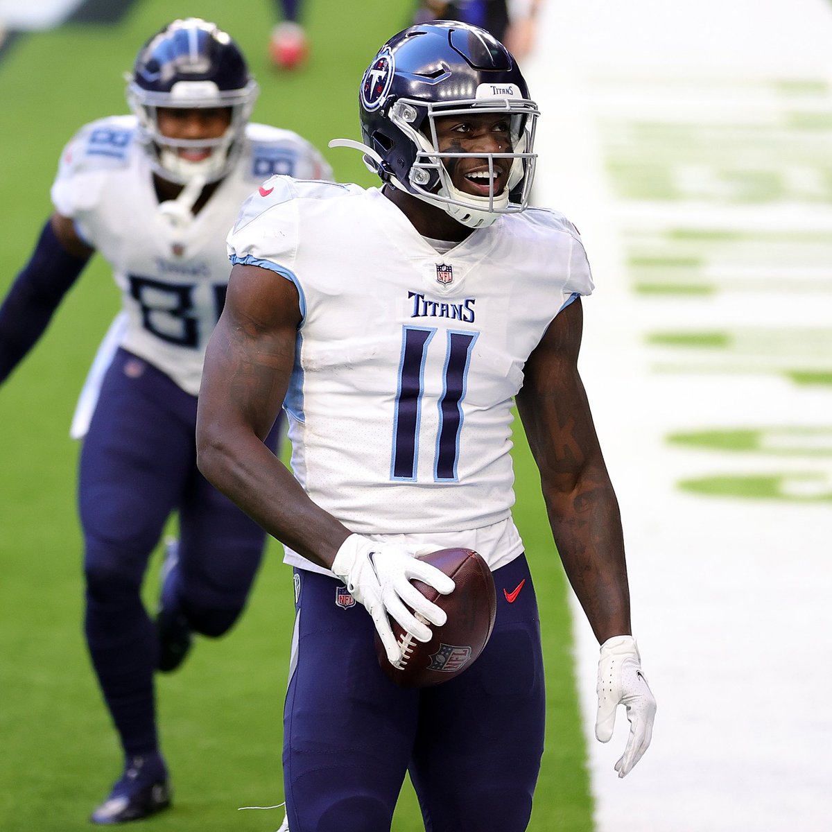 SKProFootball's tweet photo. AJ Brown is signing a 4-year, $100 million contract with $57 million guaranteed as he joins the #Eagles

(via Ian Rapoport) https://t.co/vuqMF0RUse