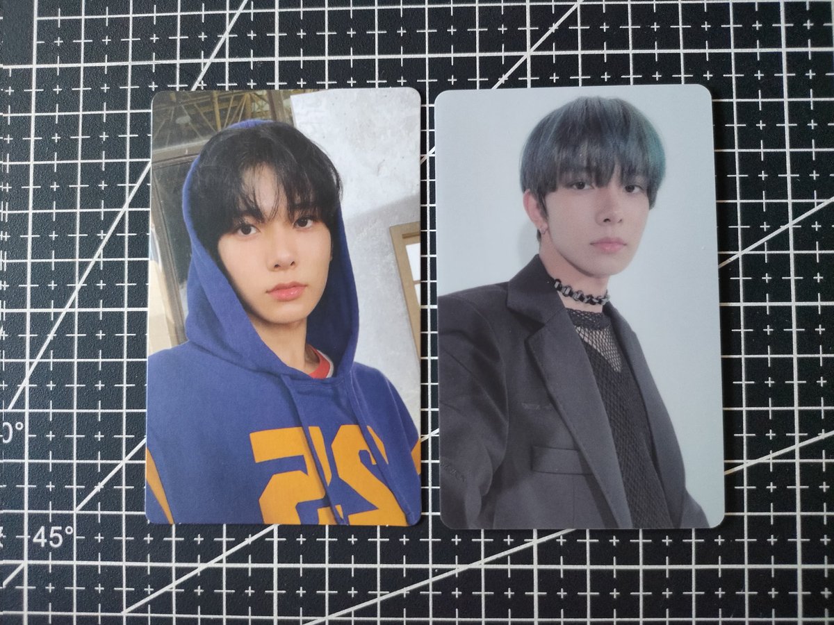 heegirl1e's tweet photo. wts lfb enhypen ph

hee hoodie ess &amp; d:a mu2 ld

— selling as set
— 1k gcash
— mint condi
— onhand
— payo or 2 days reservation

dm me or reply mine to claim

mod : sco
mop : gcash
loc : cagayan

t. Heeseung charybdis essential pc hee choker lucky draw https://t.co/iepOLg52ae