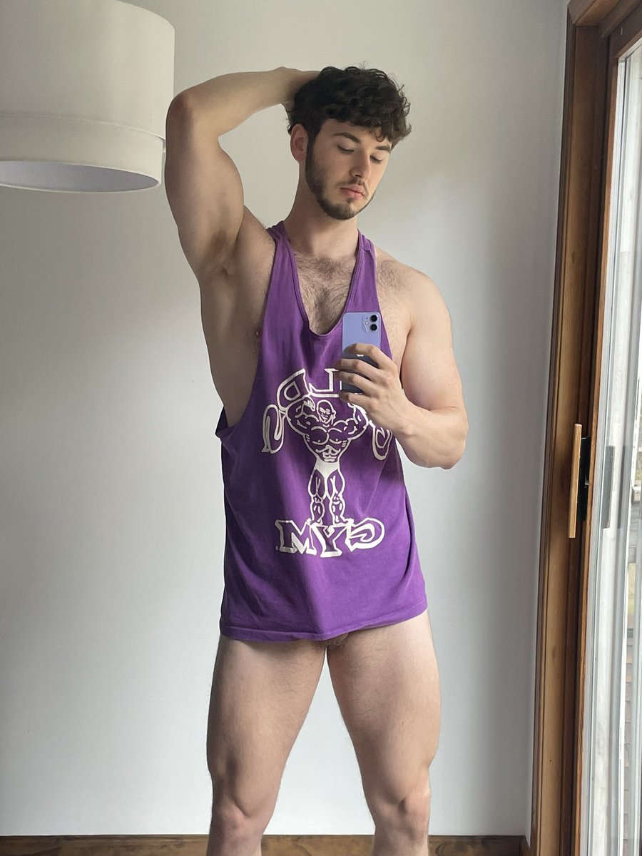 ottersquatter's tweet photo. Rt for gym bros https://t.co/UtA2O1WcEc