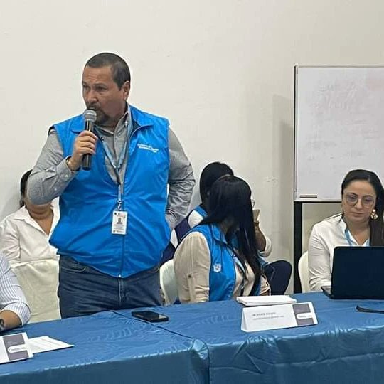 PedroXavierAgu4's tweet photo. #Guayas | Informo en el comité zonal 5 #MIES realizado en el cantón #Playas de Villamil la gestión del primer trimestre de la dirección distrital #ElEmpalme ejecutada en los 8 cantones de la jurisdicción en beneficio de los grupos de atención prioritarios.

#JuntosLoLogramos https://t.co/atvcumAwzI