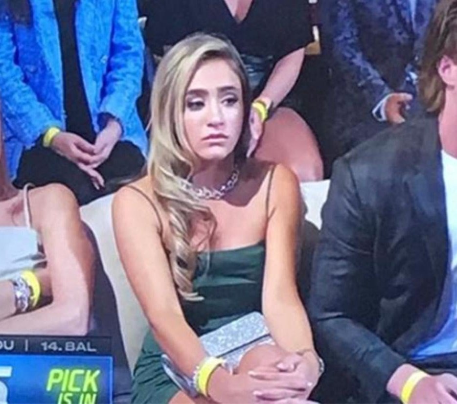 JayMo on Twitter "Kenny Pickett girlfriend figured out she chose the