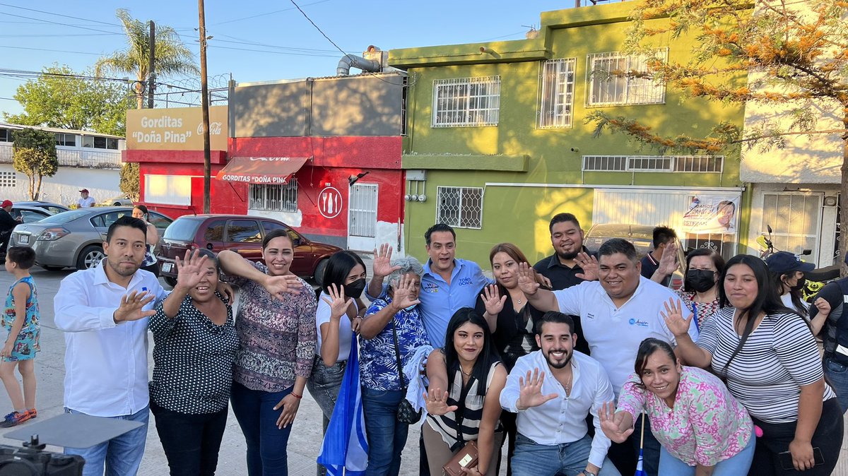 AccionXED's tweet photo. Ameno encuentro tuvimos el día de hoy con nuestro amigo @josejoseantonio y la gente bonita de la Col. Azcapotzalco, zona que coordina nuestro amigo en profe 
@leonnes12 

#VaPorDurango #UnidosSomosMasFuertes #pandgo @marcelotorresc @AaronGurrolah @GeraSolis4 https://t.co/7syW3PGquu