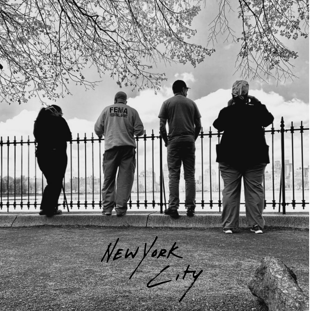 EchoesofNewYork's tweet photo. 4/25/2020
📍Central Park
Essential Workers and FEMA responders taking a much needed break as cases were continuing to surge in New York. Historic.🖤

Check out our collection for more ✨

#nft #nfts #nftcollection #nftlaunch #nycnft #nftnewyork #photography #photonft #womenled https://t.co/BmlatQDabU