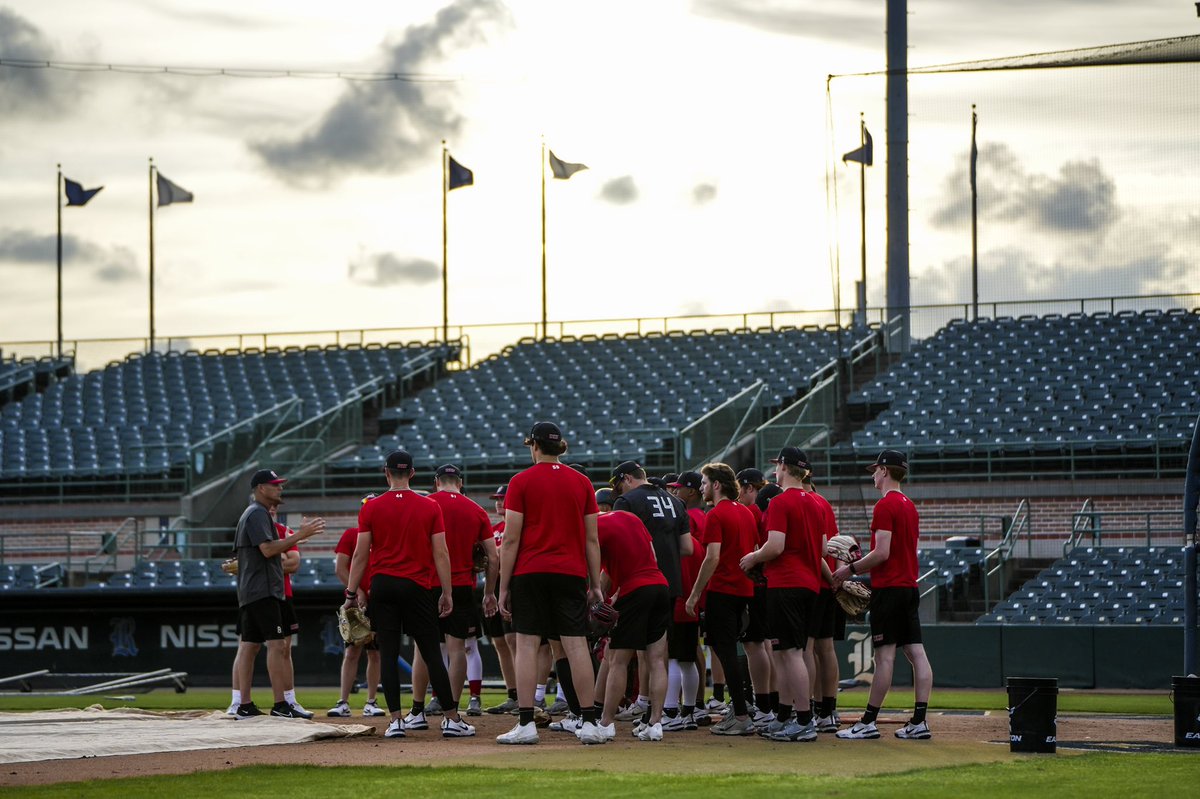 𝐎 𝐍  𝐋 𝐎 𝐂 𝐀 𝐓 𝐈 𝐎 𝐍 ☀️

#GoTops |📍Reckling Park