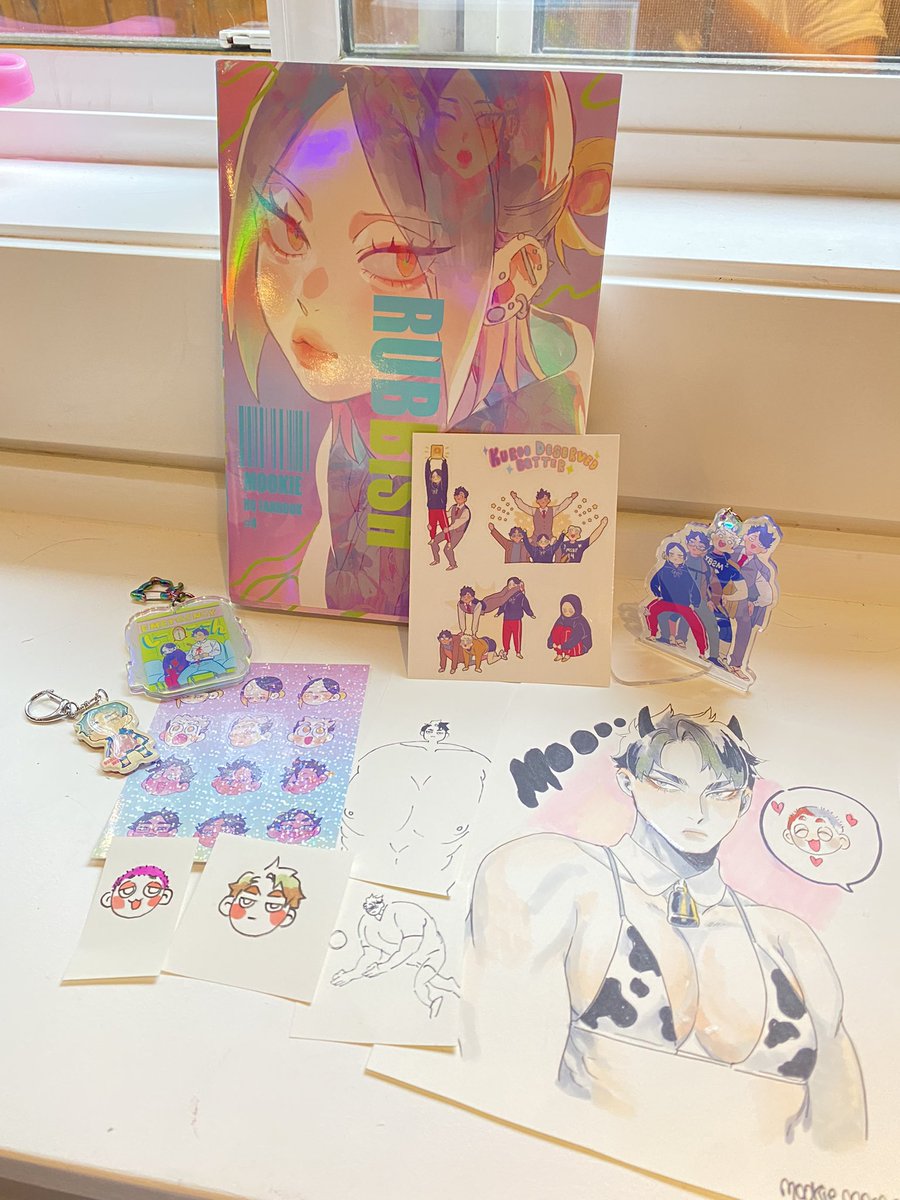 HEHEH also @mookie000 `s package came in 😭😭😭 she spoiled me with all the cute ushi s and tendou ahh also the book, the stickers and the little stand muahhh 🥰🥰🙏🙏
THANK YOU MOOKIE 