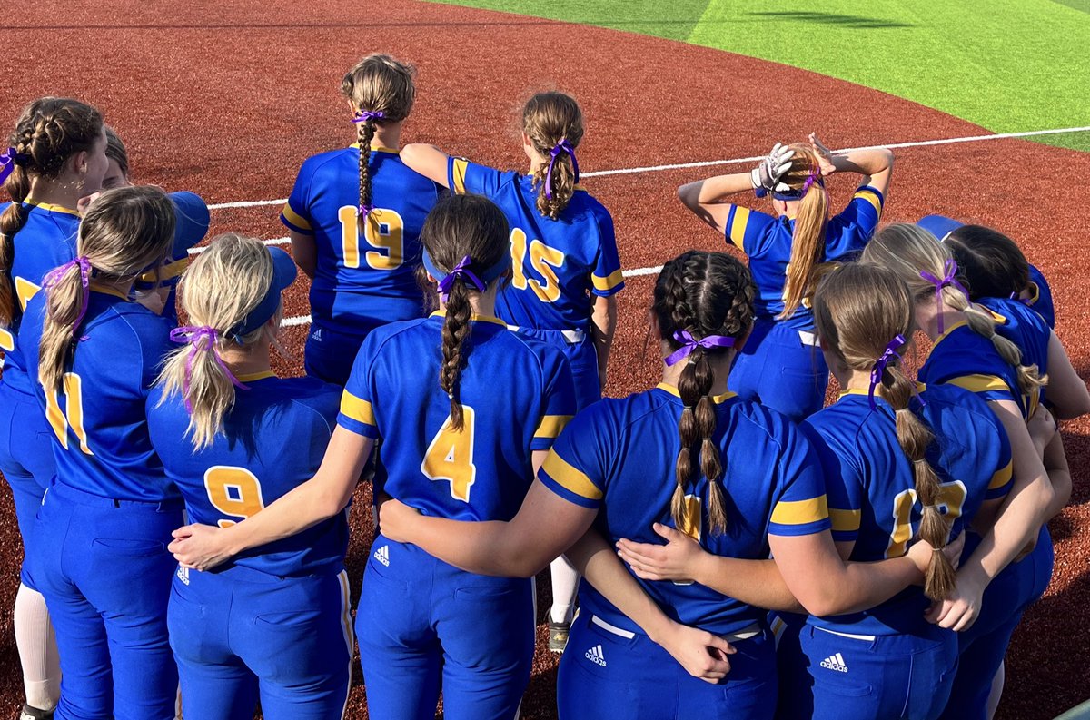 Played tonight's game with
<a href="/JMUSoftball/">JMU Softball</a> heavy on our hearts 💜💙💛
 
#ForLauren 
#ItsMoreThanAGame