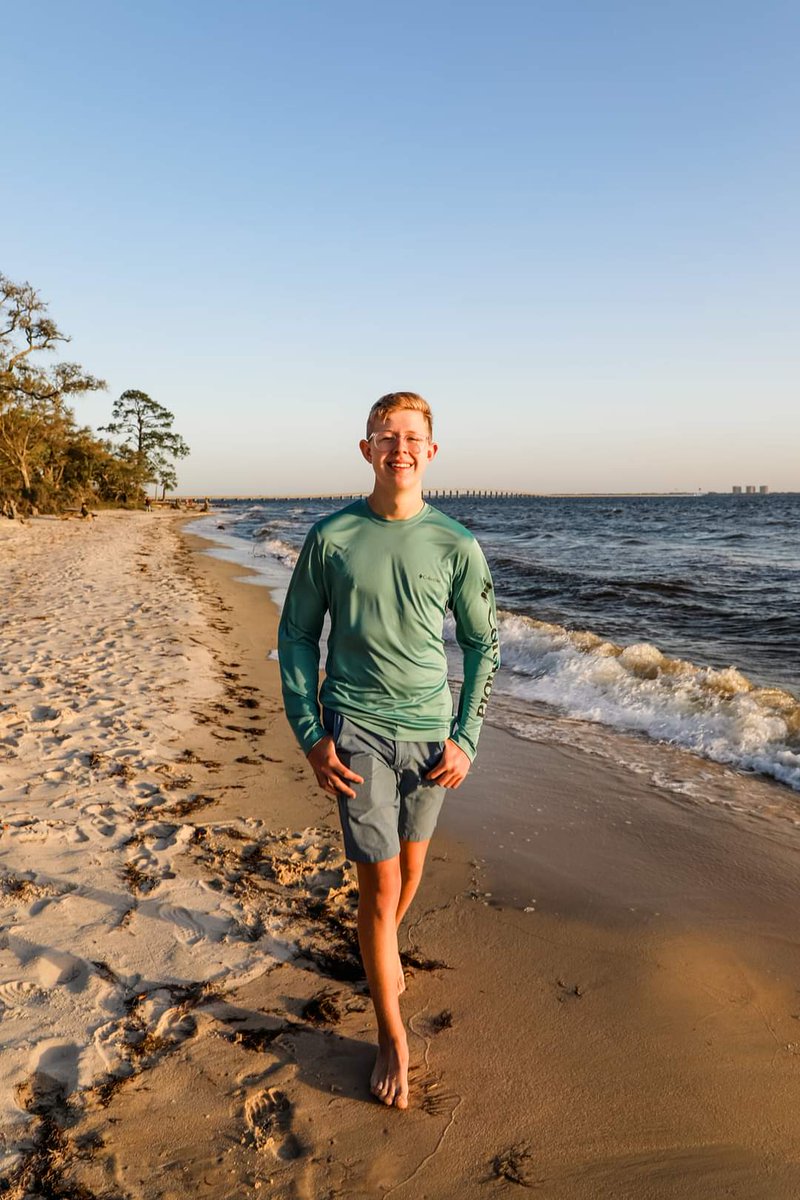 AHallPhotograph's tweet photo. Congrats to Gavin! 🎉 #Senior 🎓 #nicevillefla 🎓 #Classof2022 Go Eagles 🦅 #NextGenOCSD #NicevilleFL #NicevilleFlorida #Niceville #Destin https://t.co/fWN1DchV5c
