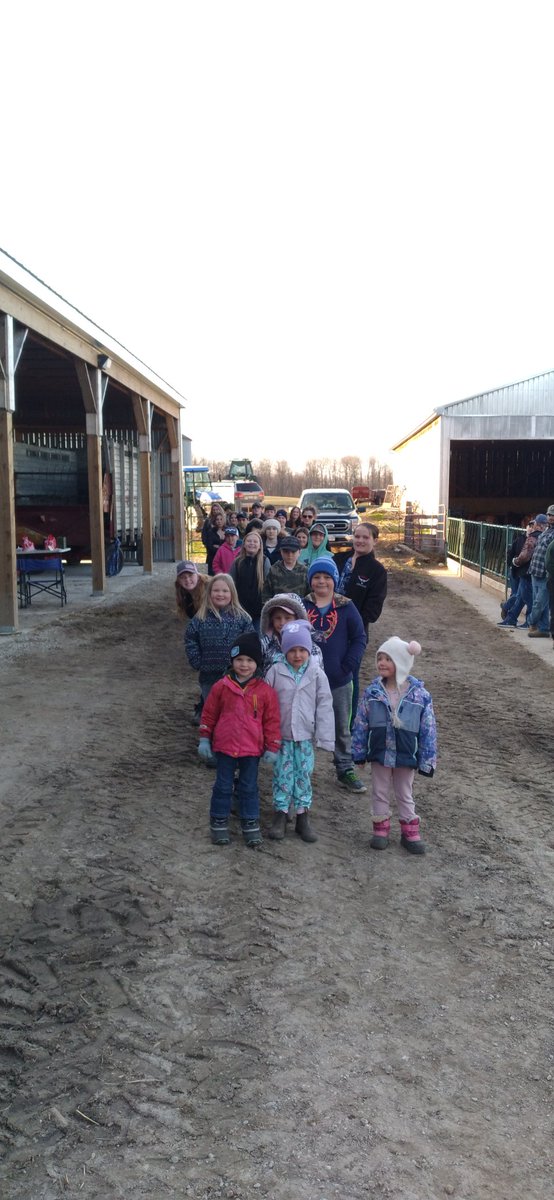 ML_LakesideFarm's tweet photo. It is 4H season again🍀 I think I lost count and not everyone was here.  Looking forward to 2022 beef club glad to see a good turn out of new and returning members #4His4me #beefclub #showseasonhasstarted https://t.co/0hLt0TsLMJ