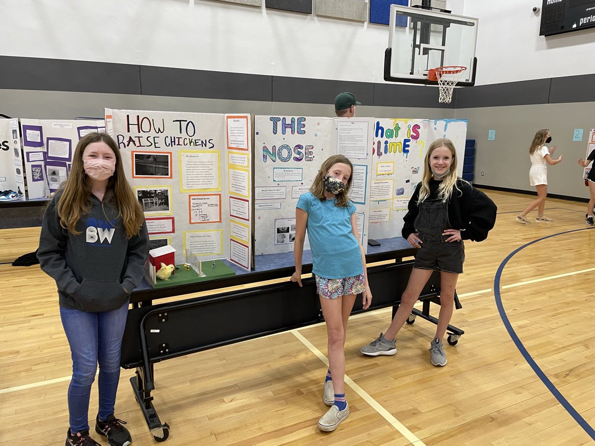 Switzer6th's tweet photo. Briarwood 6th Graders shining at open House @Bulldogs512 @conmo1 @Mullins6thGrade @BriarwoodElem https://t.co/pYkFnFtSSj